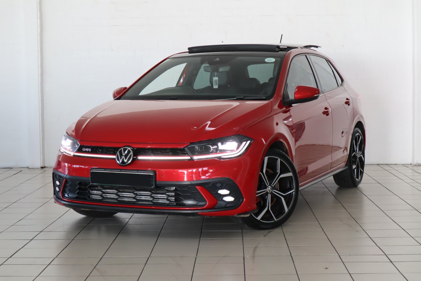 2022-RED-Volkswagen-Polo-Hatch-20-GTI-DSG-8987345-1-1440x960.jpg
